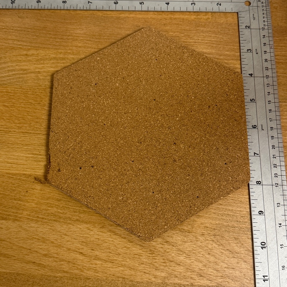 Set of 24 hexagon 4” cork board pieces self adhesive - Picture 4 of 4
